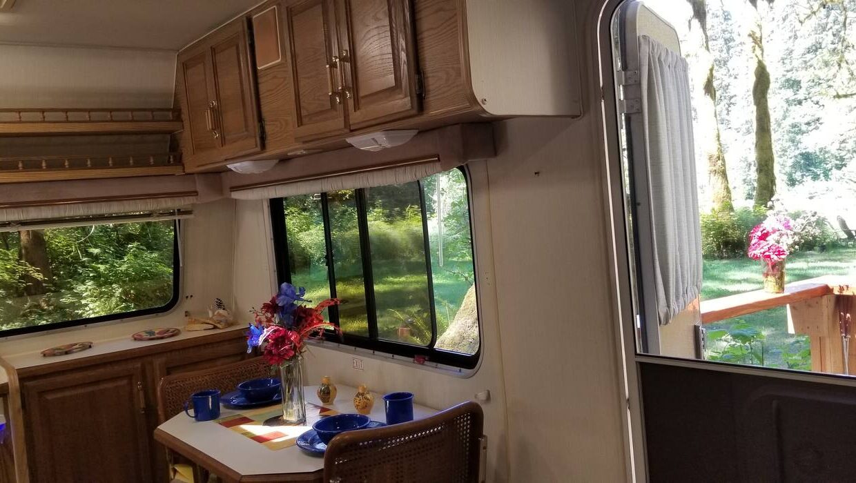 River-Waterfront-1-Bed-Camper-36