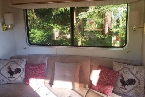 River-Waterfront-1-Bed-Camper-37