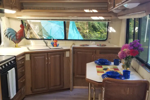 River-Waterfront-1-Bed-Camper-7