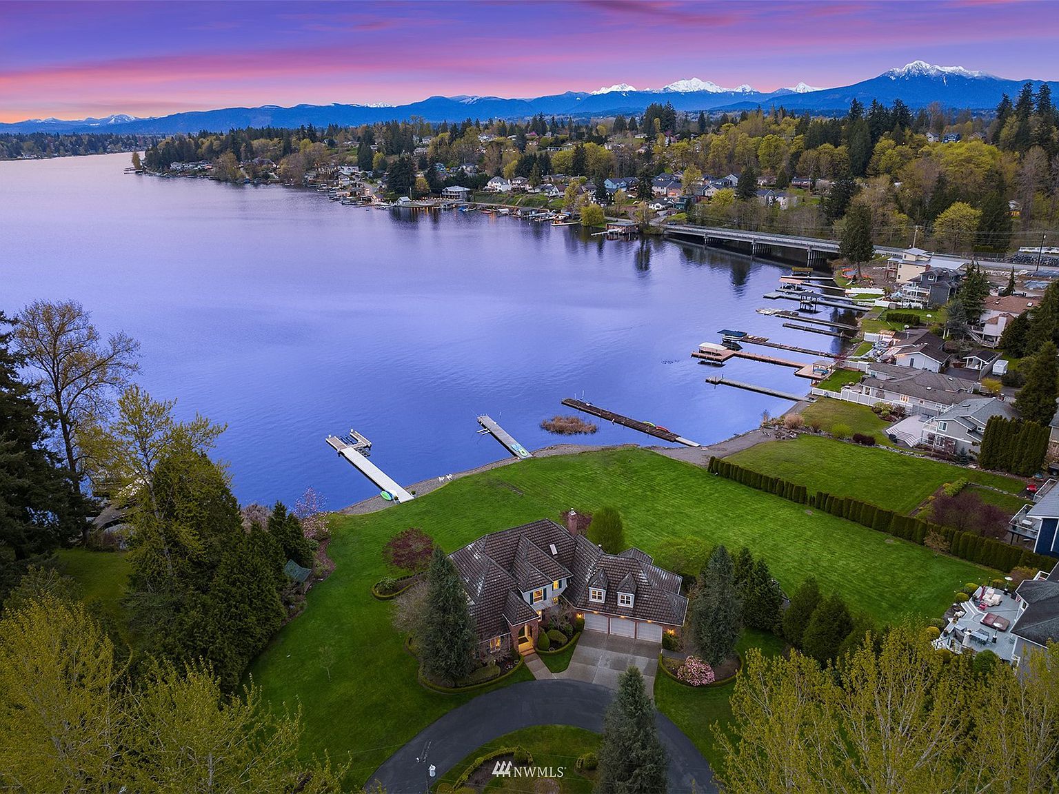 Lake-Stevens Vacation Rentals